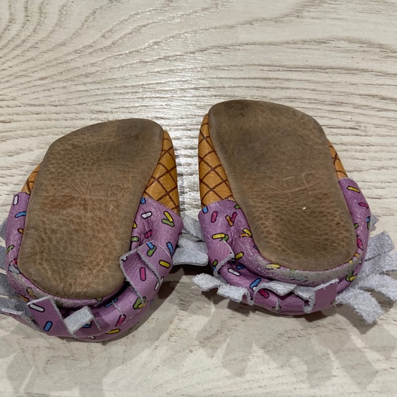 FRESHLY PICKED SPRINKLES SHOES SIZE 3 BROWN PURPLE - Picture 3 of 5